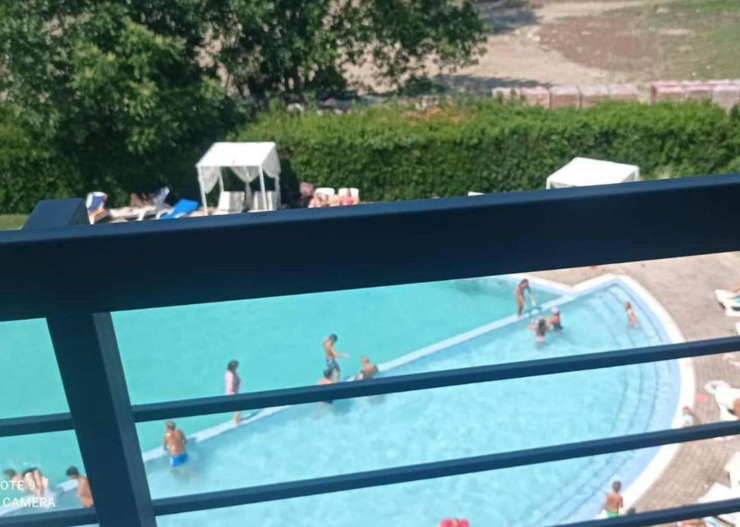 Modern 2 Bedroom Apartment In Top Location In Sunny Beach Just 150 Meters From Casino Platinum Exterior foto